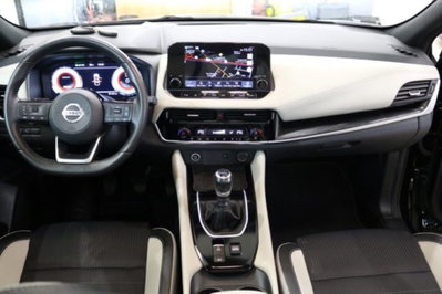 Nissan Qashqai 1.3 mhev Tekna 2wd 140cv (8)