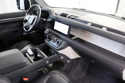 Land Rover Defender 110 3.0d i6 mhev X-Dynamic SE awd 250cv auto (16)