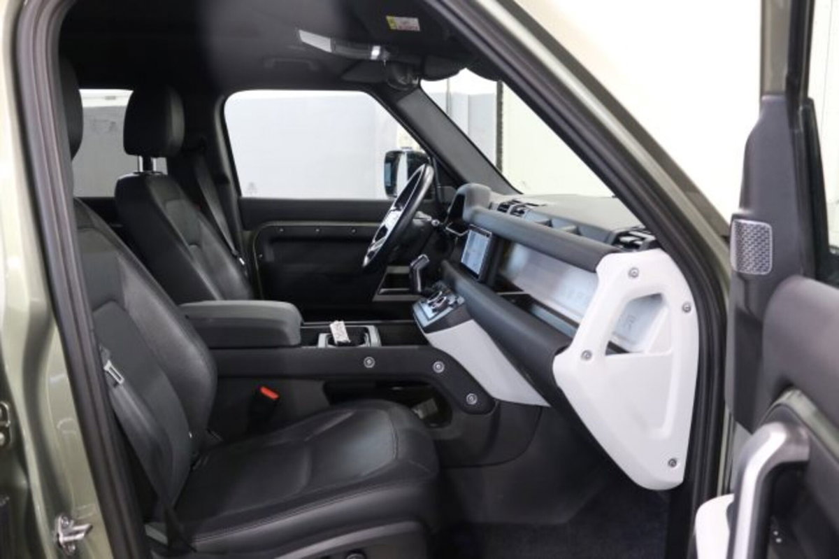 Land Rover Defender 110 3.0d i6 mhev X-Dynamic SE awd 250cv auto (17)