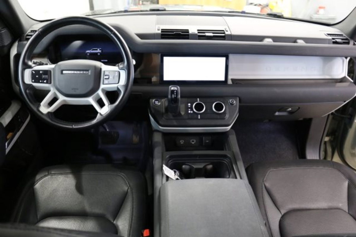 Land Rover Defender 110 3.0d i6 mhev X-Dynamic SE awd 250cv auto (9)