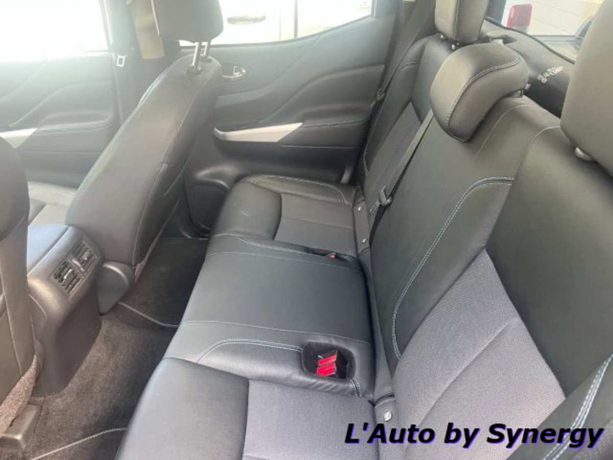 Nissan Navara 2.3 dCi 190 CV 7AT 4WD Double Cab N-Guard (15)