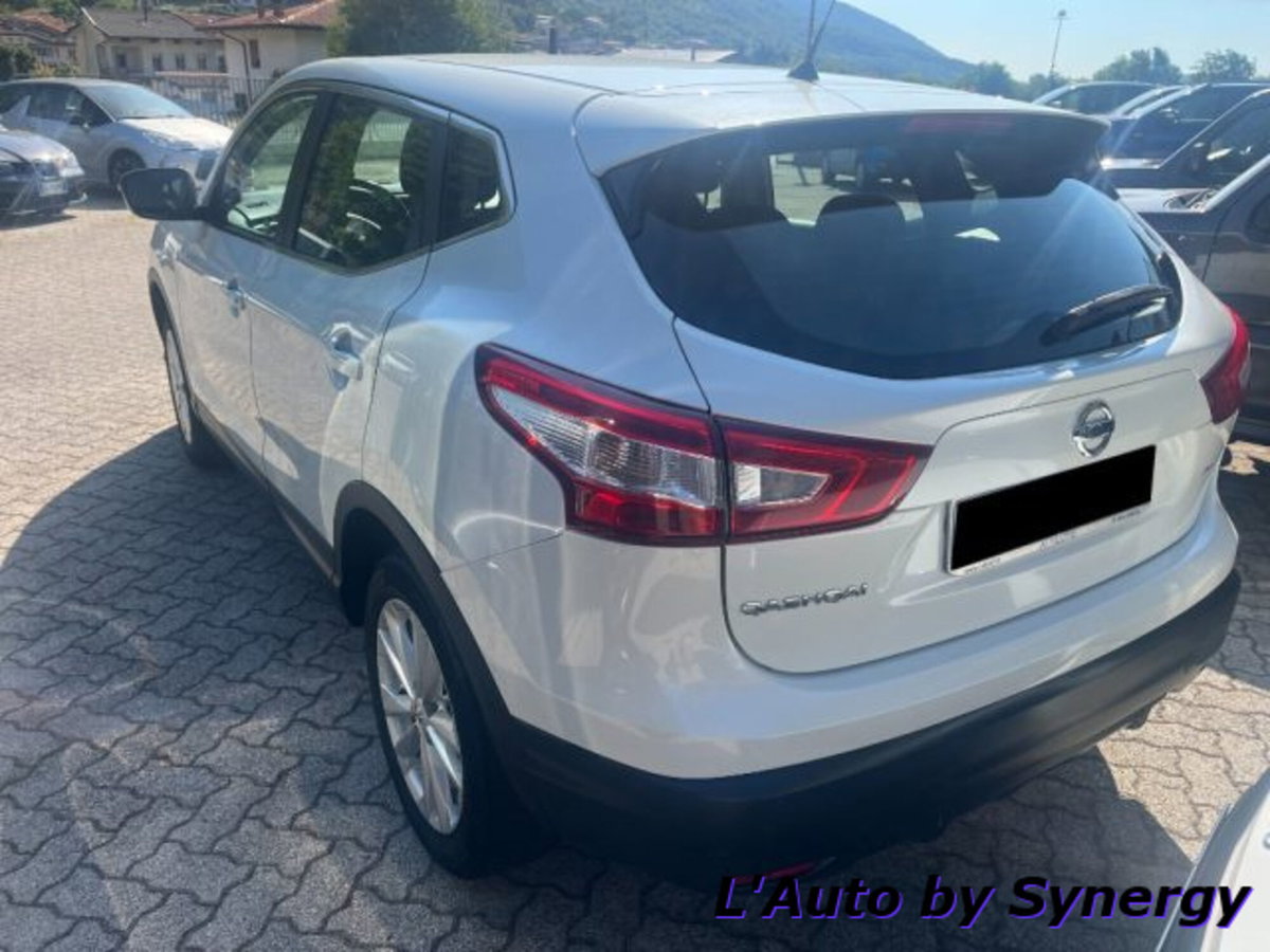 Nissan Qashqai 1.6 dCi 2WD N-Connecta (3)