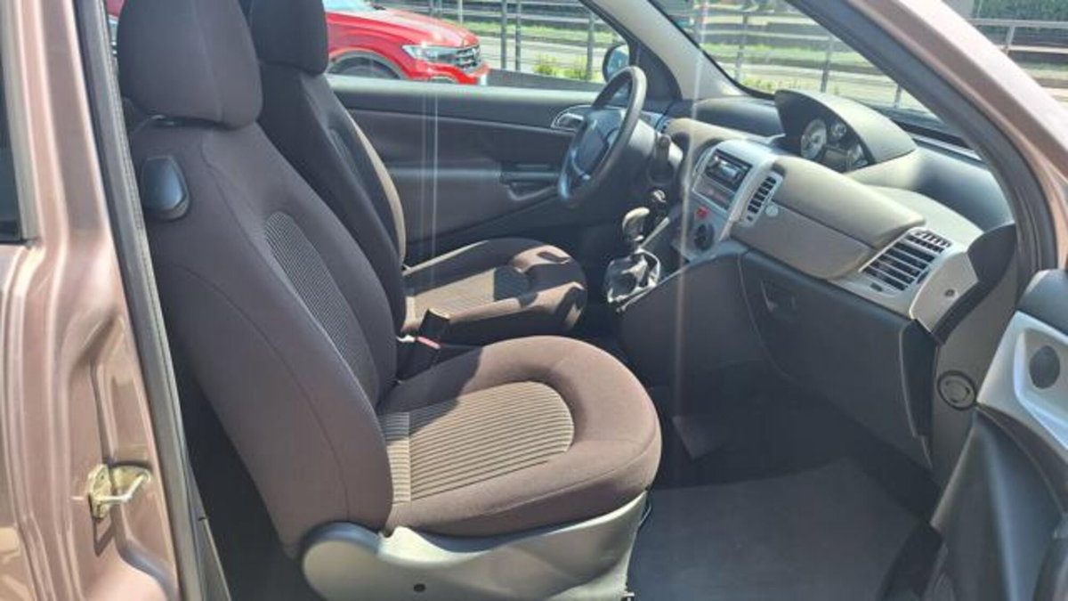 Lancia Ypsilon 1.2 Argento (11)