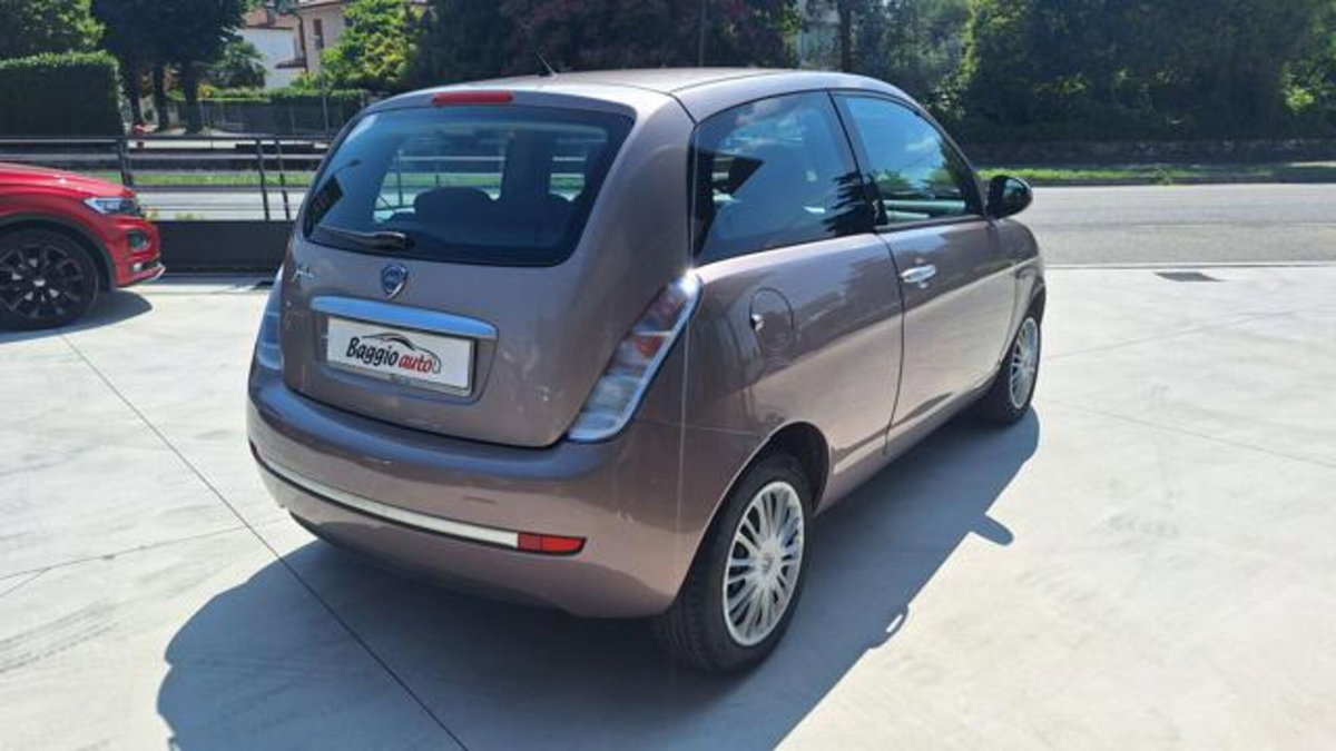 Lancia Ypsilon 1.2 Argento (12)