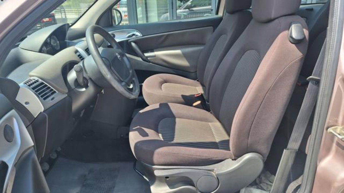 Lancia Ypsilon 1.2 Argento (6)