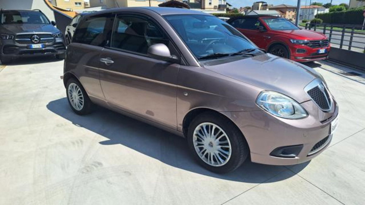 Lancia Ypsilon 1.2 Argento (7)