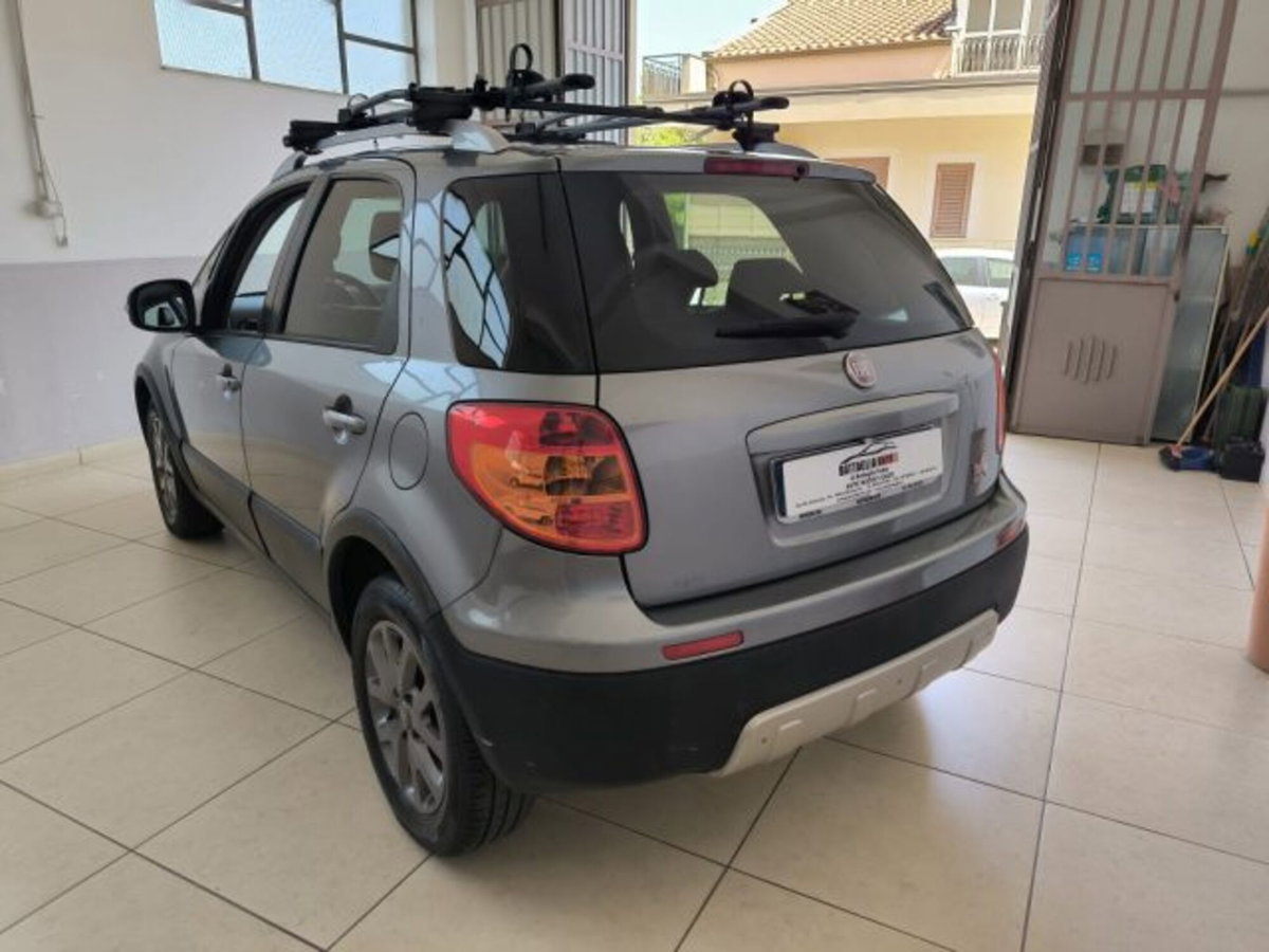 Fiat Sedici 2.0 MJT 16V DPF 4x4 Emotion (4)