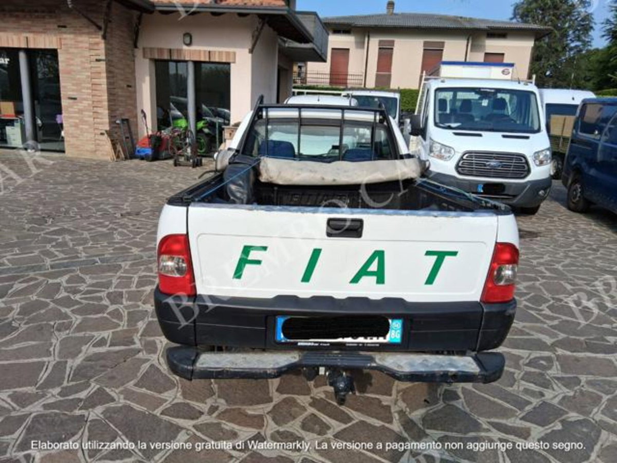 Fiat Strada 1.9 JTD Pick-up (5)