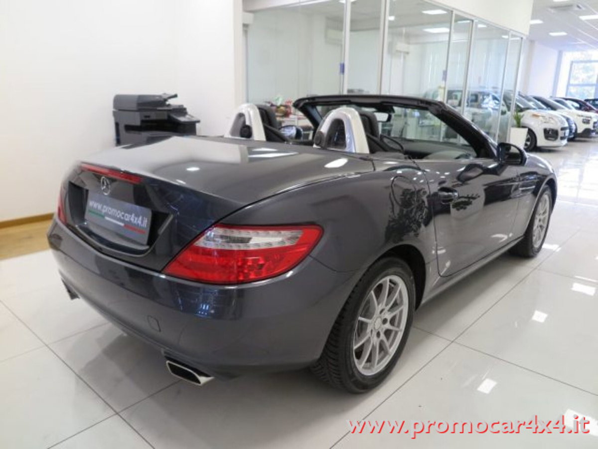 Mercedes-Benz SLK 200 BlueEFFICIENCY Premium (4)
