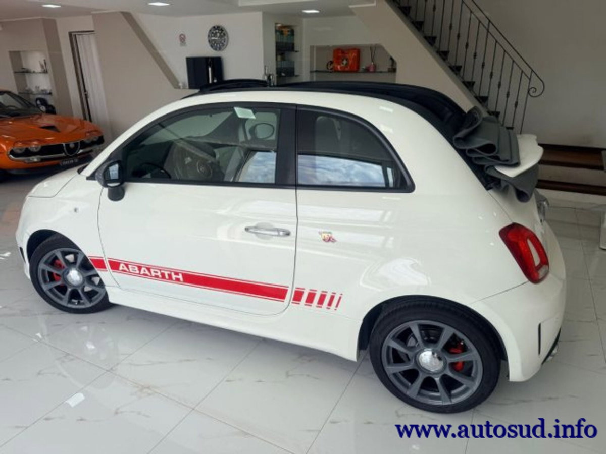 Abarth 500 Cabrio 1.4 Turbo T-Jet MTA (5)