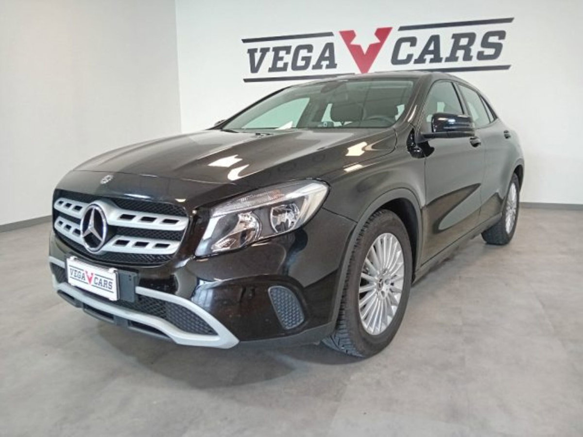 Mercedes-Benz GLA SUV 180 d Business