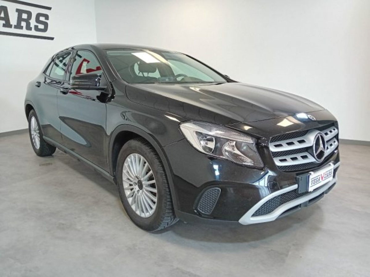 Mercedes-Benz GLA SUV 180 d Business (3)