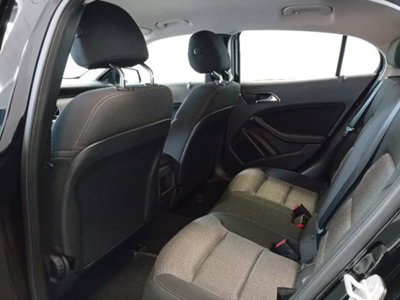 Mercedes-Benz GLA SUV 180 d Business (8)