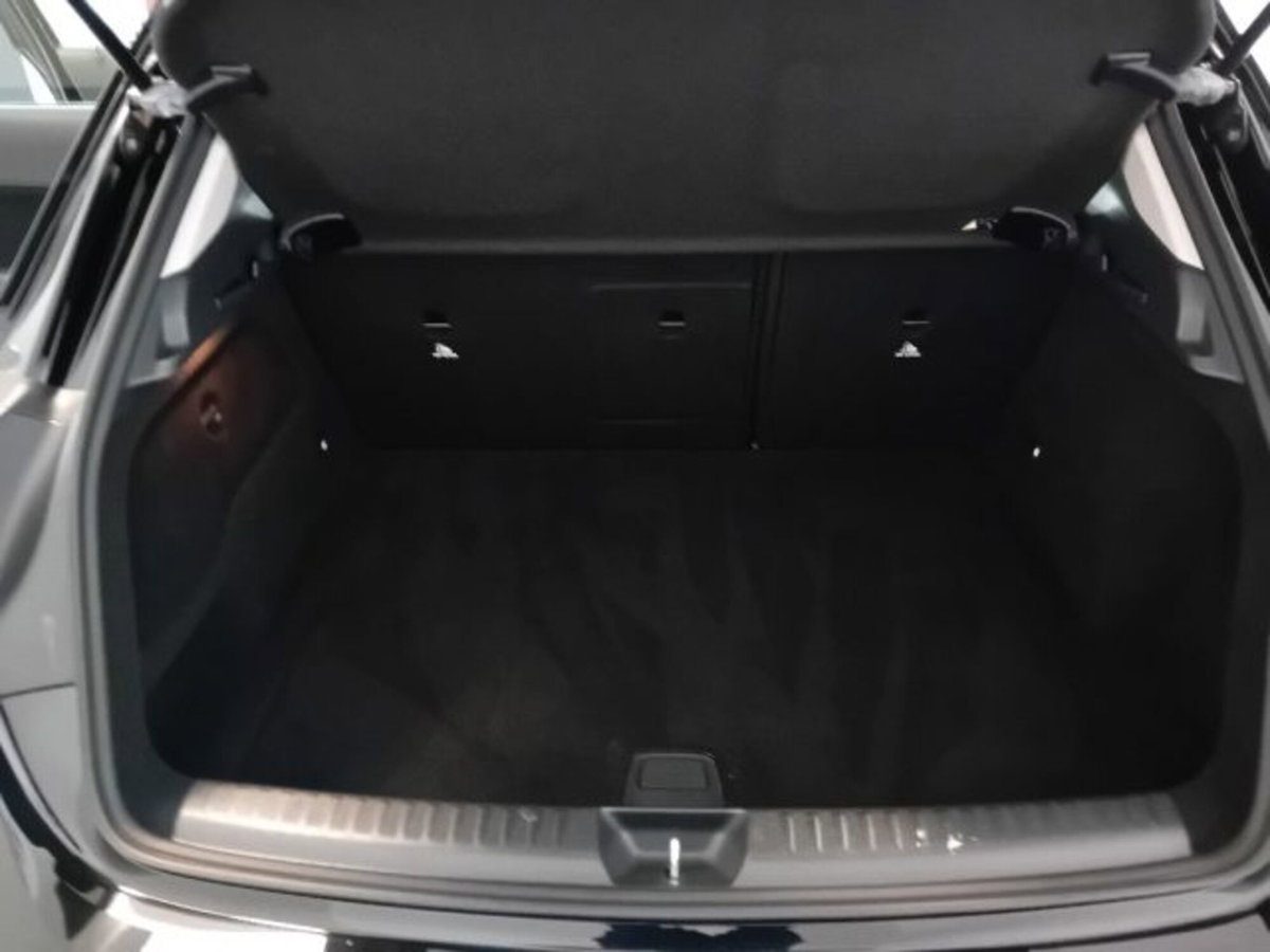 Mercedes-Benz GLA SUV 180 d Business (9)