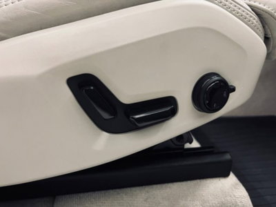 Volvo XC90 B5 (d) AWD Geartronic Inscription (18)