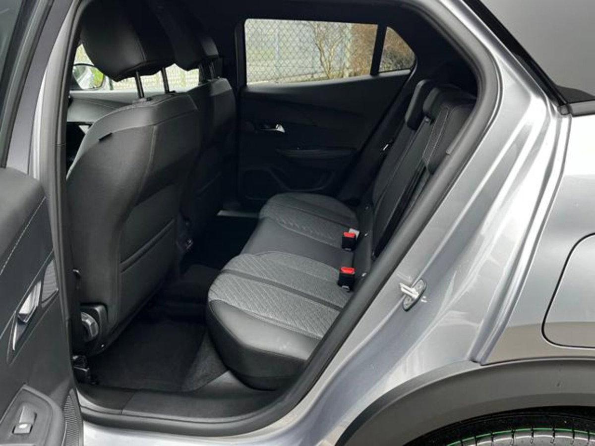 Peugeot 2008 PureTech 100 S&S Allure (11)