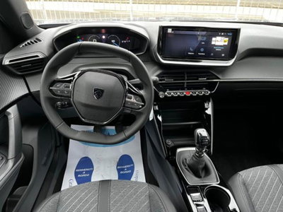 Peugeot 2008 PureTech 100 S&S Allure (9)