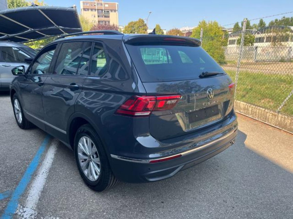 Volkswagen Tiguan 2.0 TDI 150 CV SCR DSG 4MOTION Life (3)