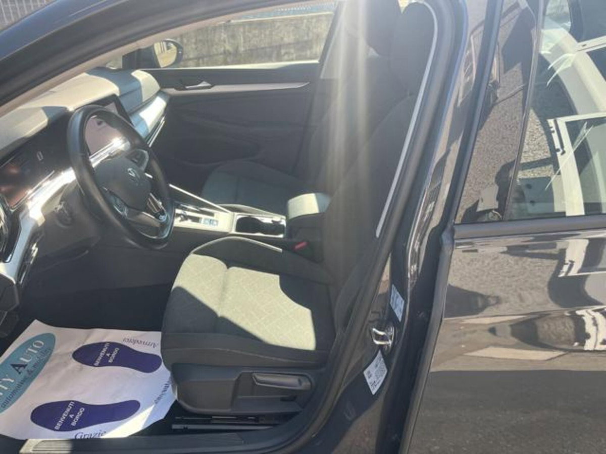 Volkswagen Golf Variant 2.0 TDI SCR DSG Life (10)