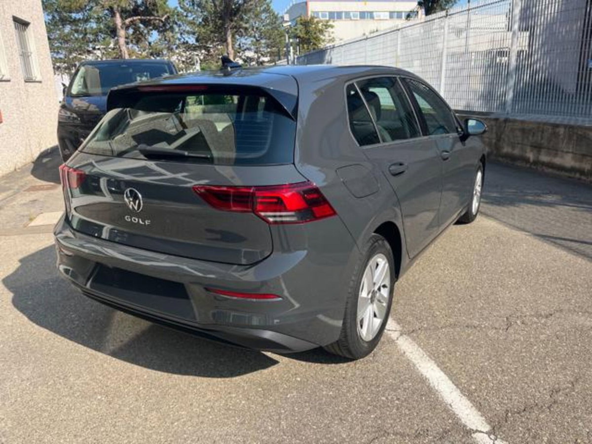 Volkswagen Golf Variant 2.0 TDI SCR DSG Life (2)