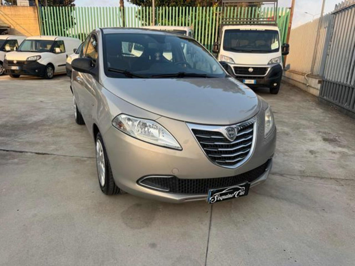 Lancia Ypsilon 1.3 MJT 16V 95 CV 5 porte S&S Gold (2)