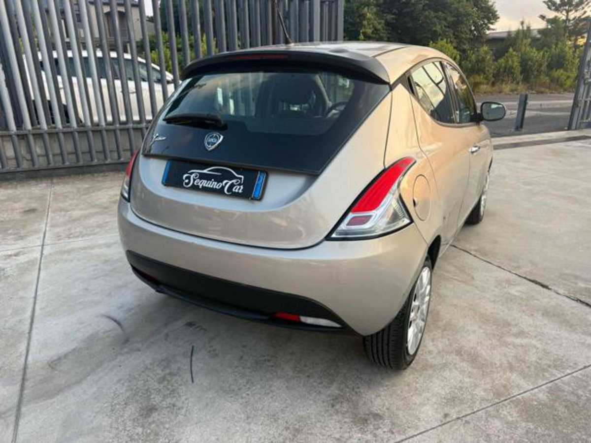 Lancia Ypsilon 1.3 MJT 16V 95 CV 5 porte S&S Gold (3)