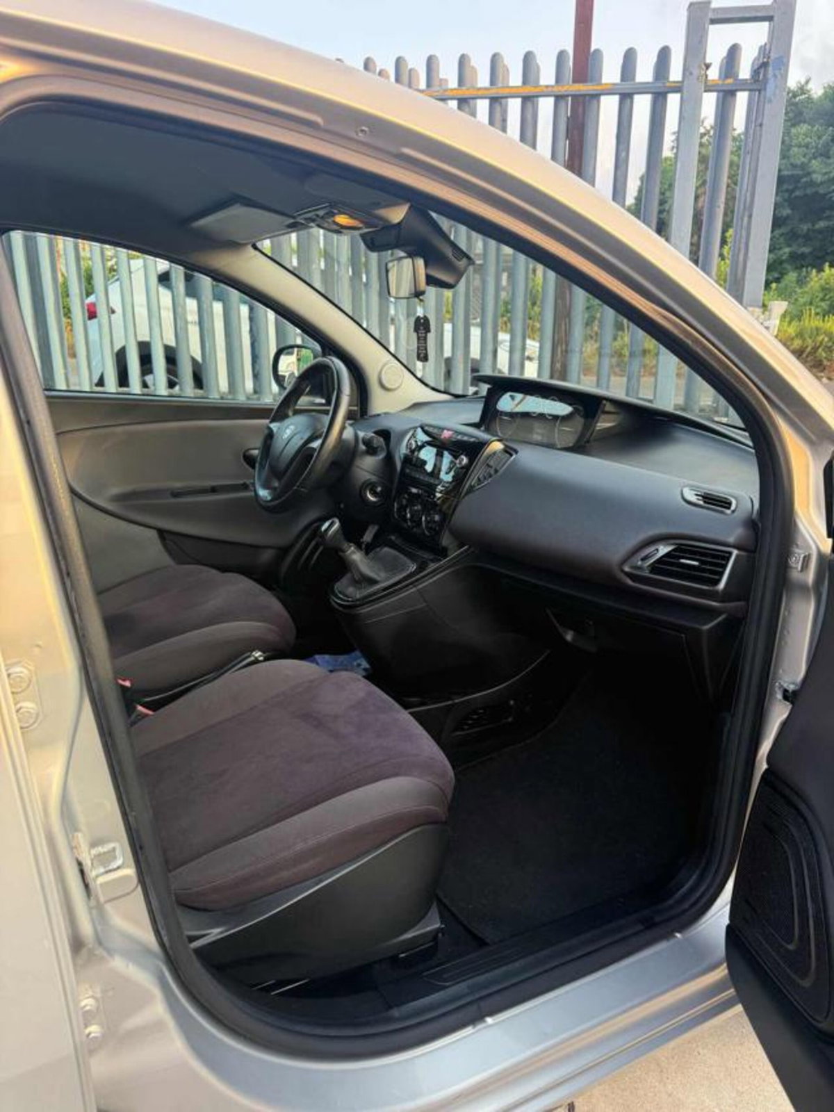 Lancia Ypsilon 1.3 MJT 16V 95 CV 5 porte S&S Gold (9)