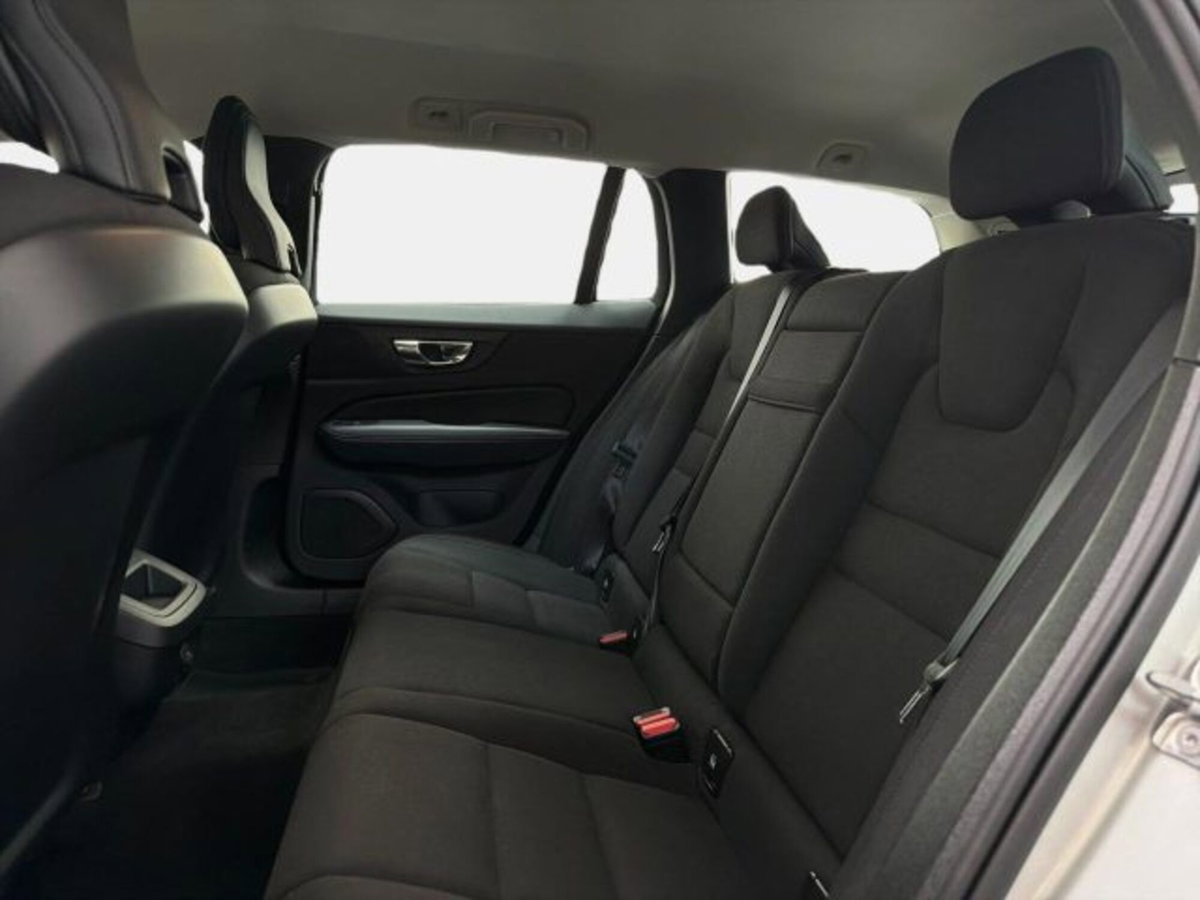 Volvo V60 B4 (d) Geartronic Momentum Business Pro (13)