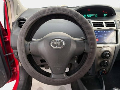 Toyota Yaris 1.0 5 porte (7)