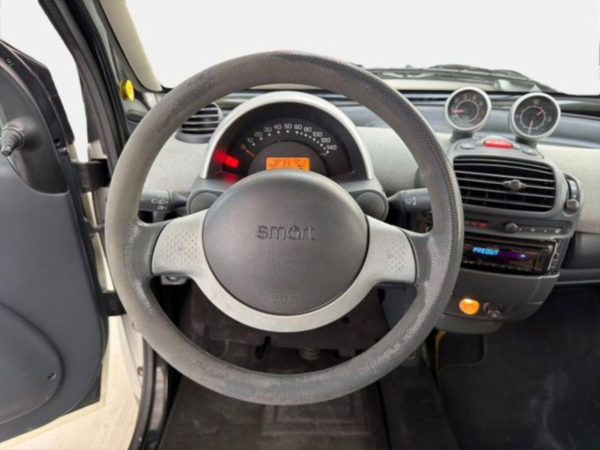 smart Fortwo 700 coupé pure (45 kW) (8)