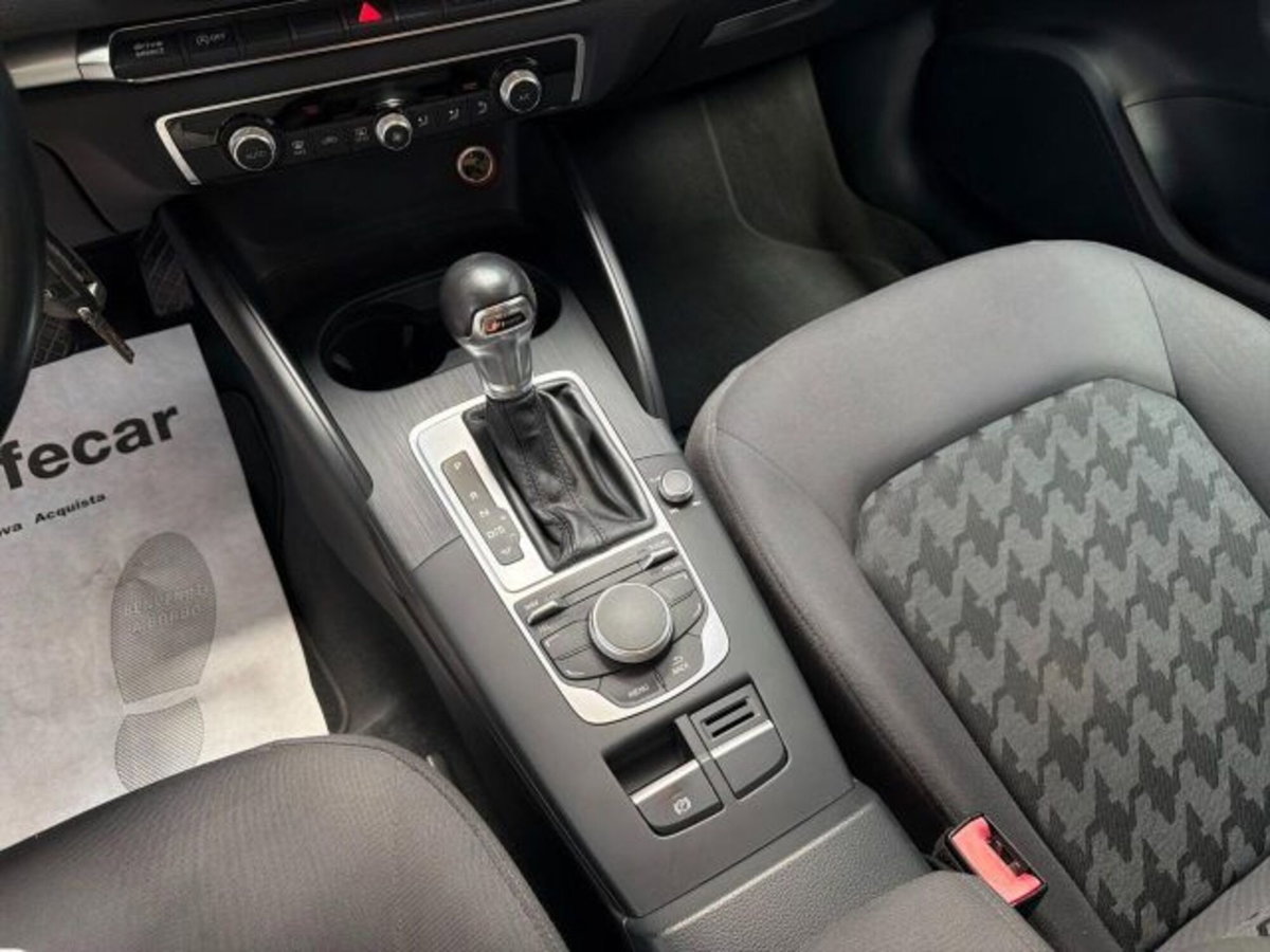 Audi A3 Sportback 1.6 TDI clean diesel S tronic Young (11)