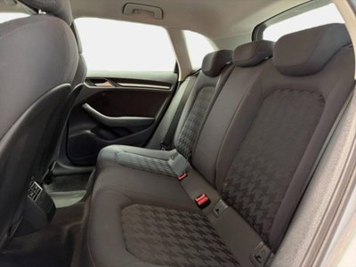 Audi A3 Sportback 1.6 TDI clean diesel S tronic Young (13)