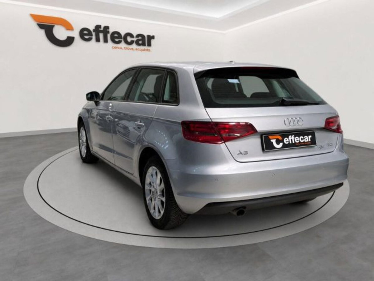 Audi A3 Sportback 1.6 TDI clean diesel S tronic Young (4)