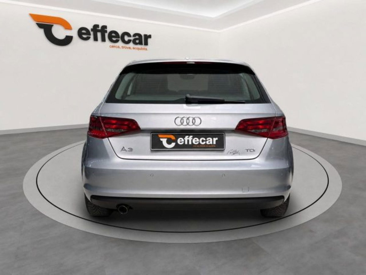 Audi A3 Sportback 1.6 TDI clean diesel S tronic Young (5)