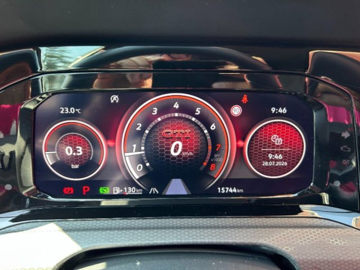 Volkswagen Golf 2.0 TSI GTI DSG (8)