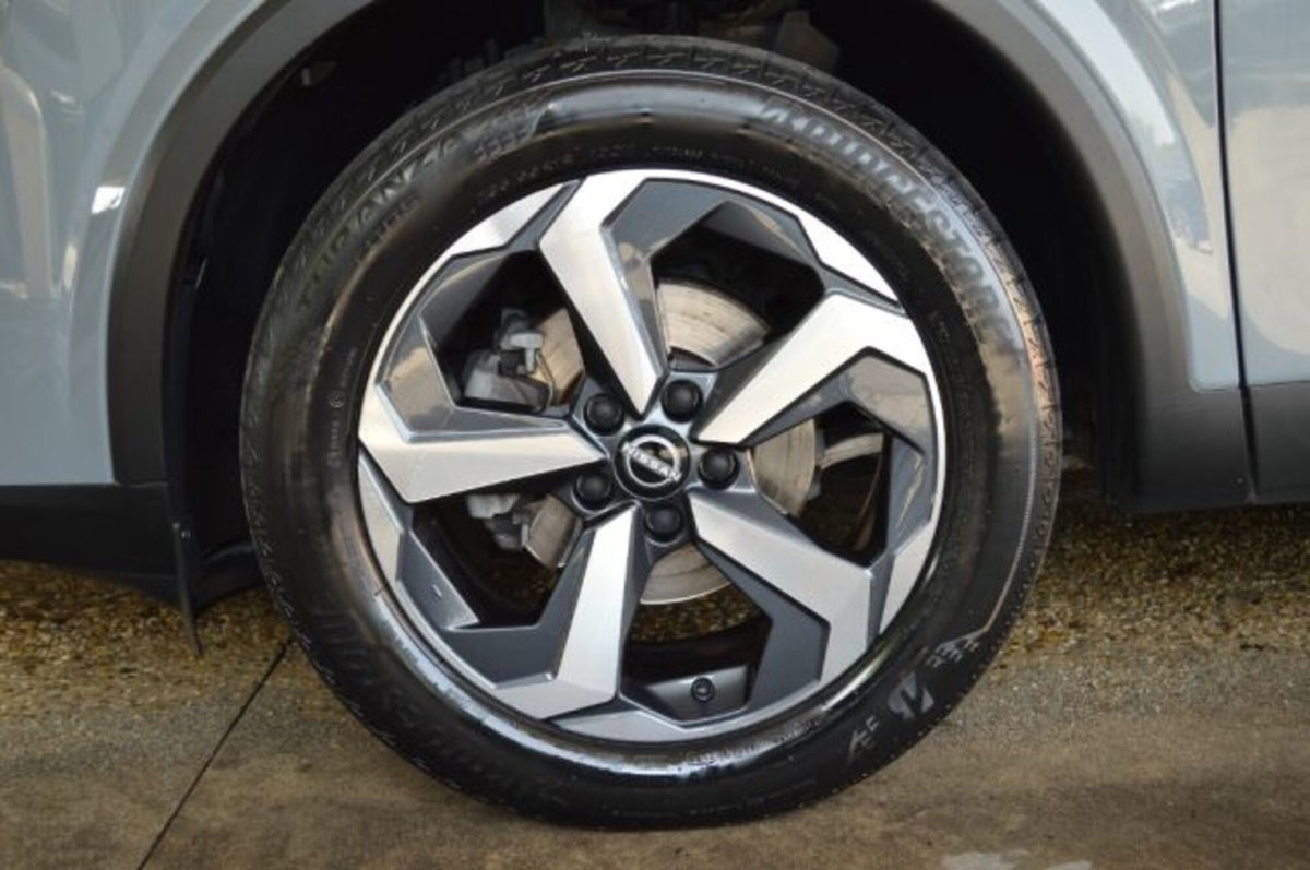 Nissan Qashqai 1.3 mhev N-Connecta 2wd 140cv (18)