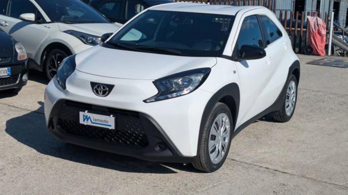 Toyota Aygo X 1.0 Trend 72cv (2)