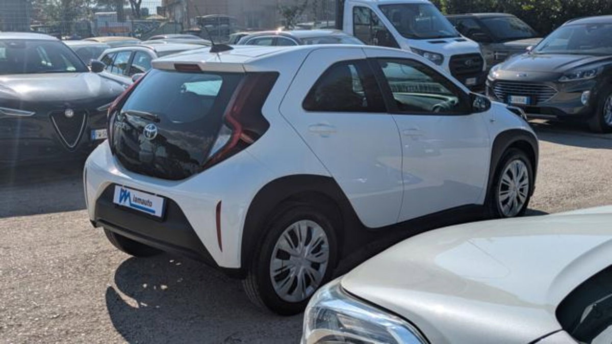 Toyota Aygo X 1.0 Trend 72cv (4)