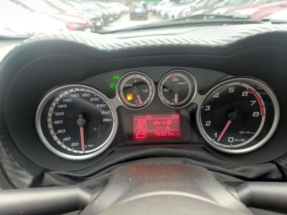 Alfa Romeo MiTo 1.4 105 CV M.air S&S Distinctive (9)