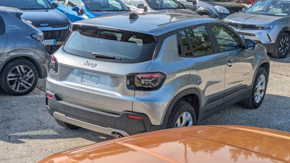 Jeep Avenger 1.2 turbo Altitude fwd 100cv (3)