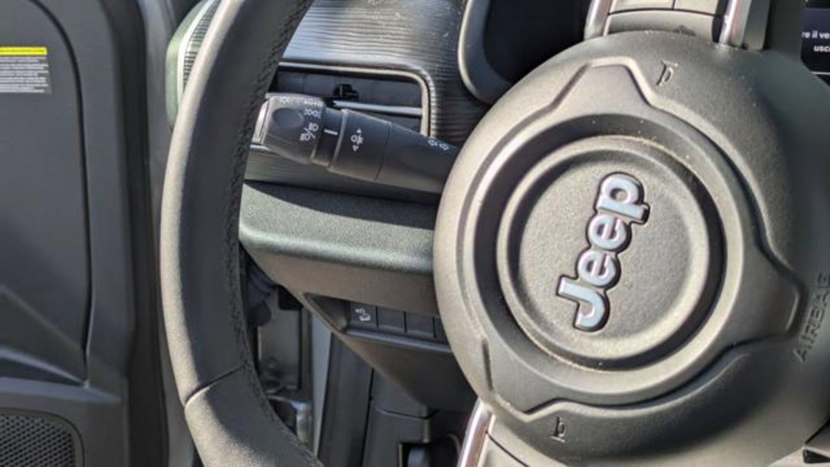 Jeep Avenger 1.2 turbo Altitude fwd 100cv (8)