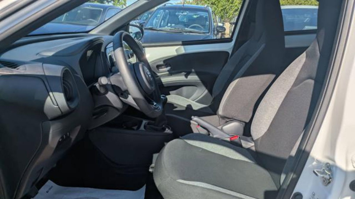 Toyota Aygo X 1.0 Trend 72cv (12)