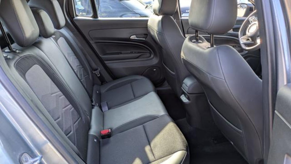 Jeep Avenger 1.2 turbo Altitude fwd 100cv (12)