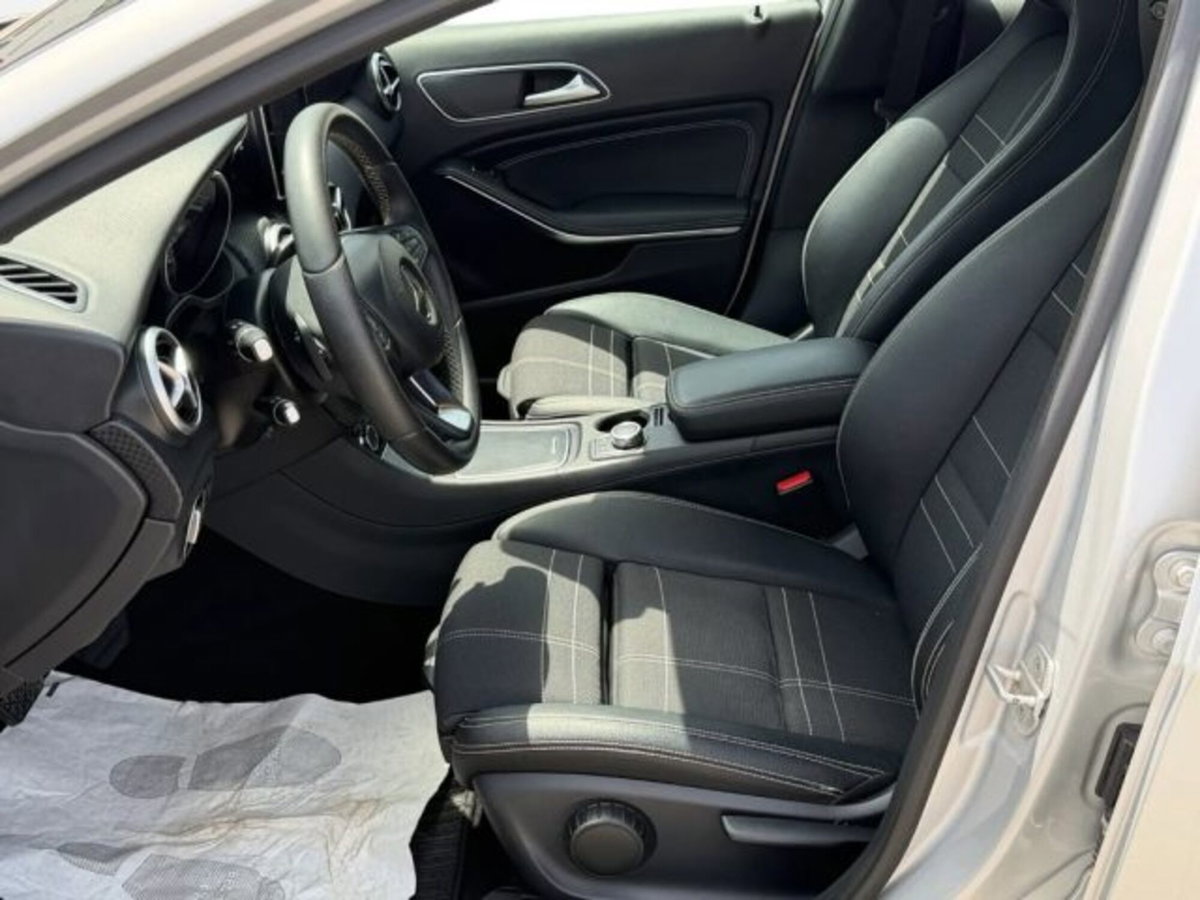 Mercedes-Benz Classe A 180 d Automatic Sport (10)
