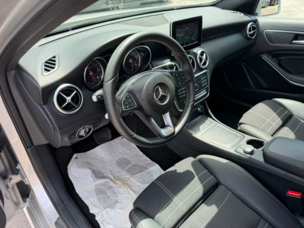 Mercedes-Benz Classe A 180 d Automatic Sport (13)
