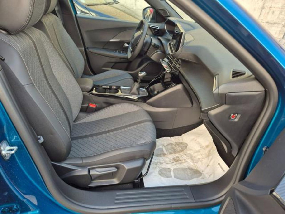 Peugeot 2008 PureTech 100 S&S Allure (11)