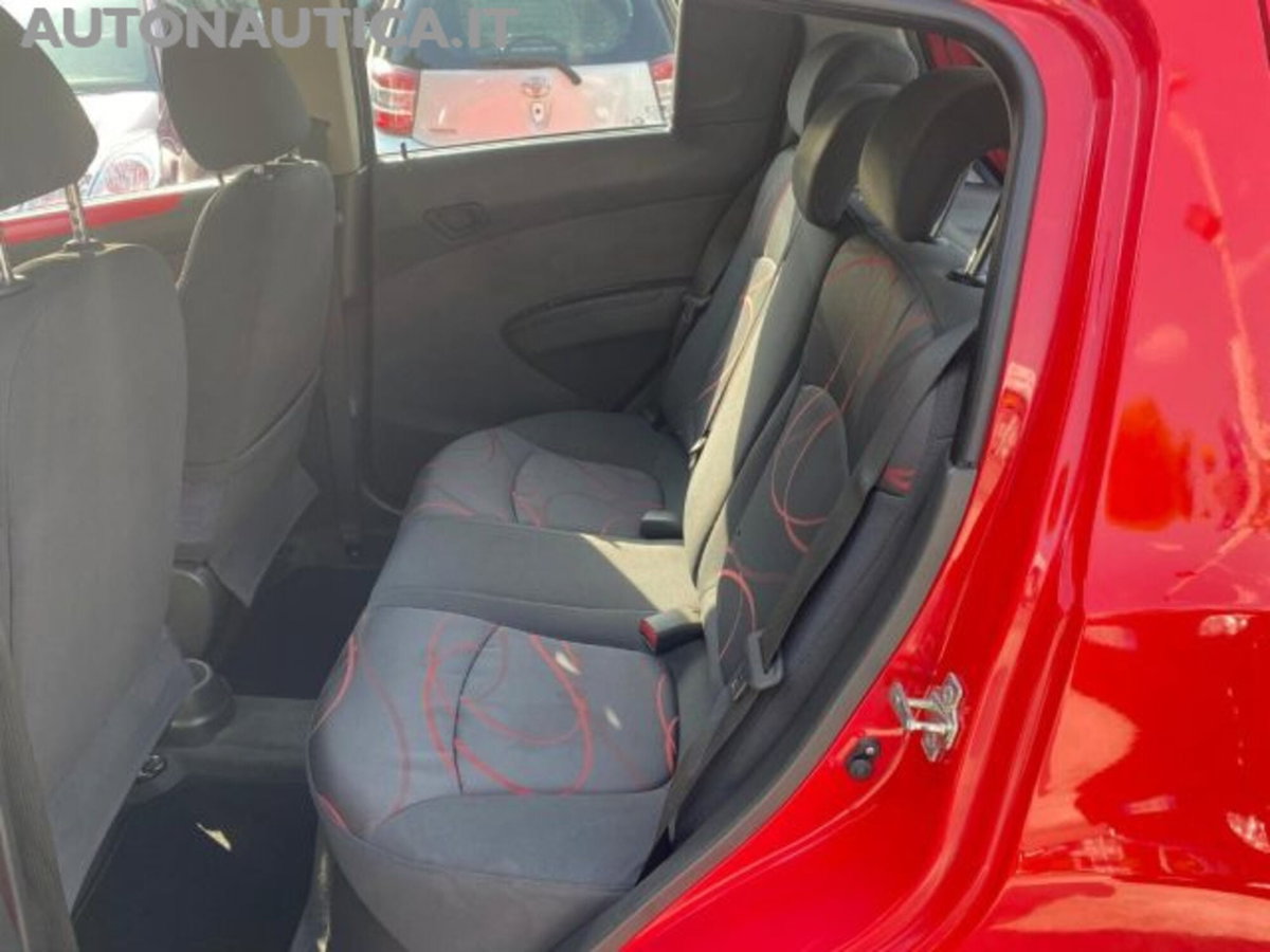 Chevrolet Spark 1.2 LT (9)