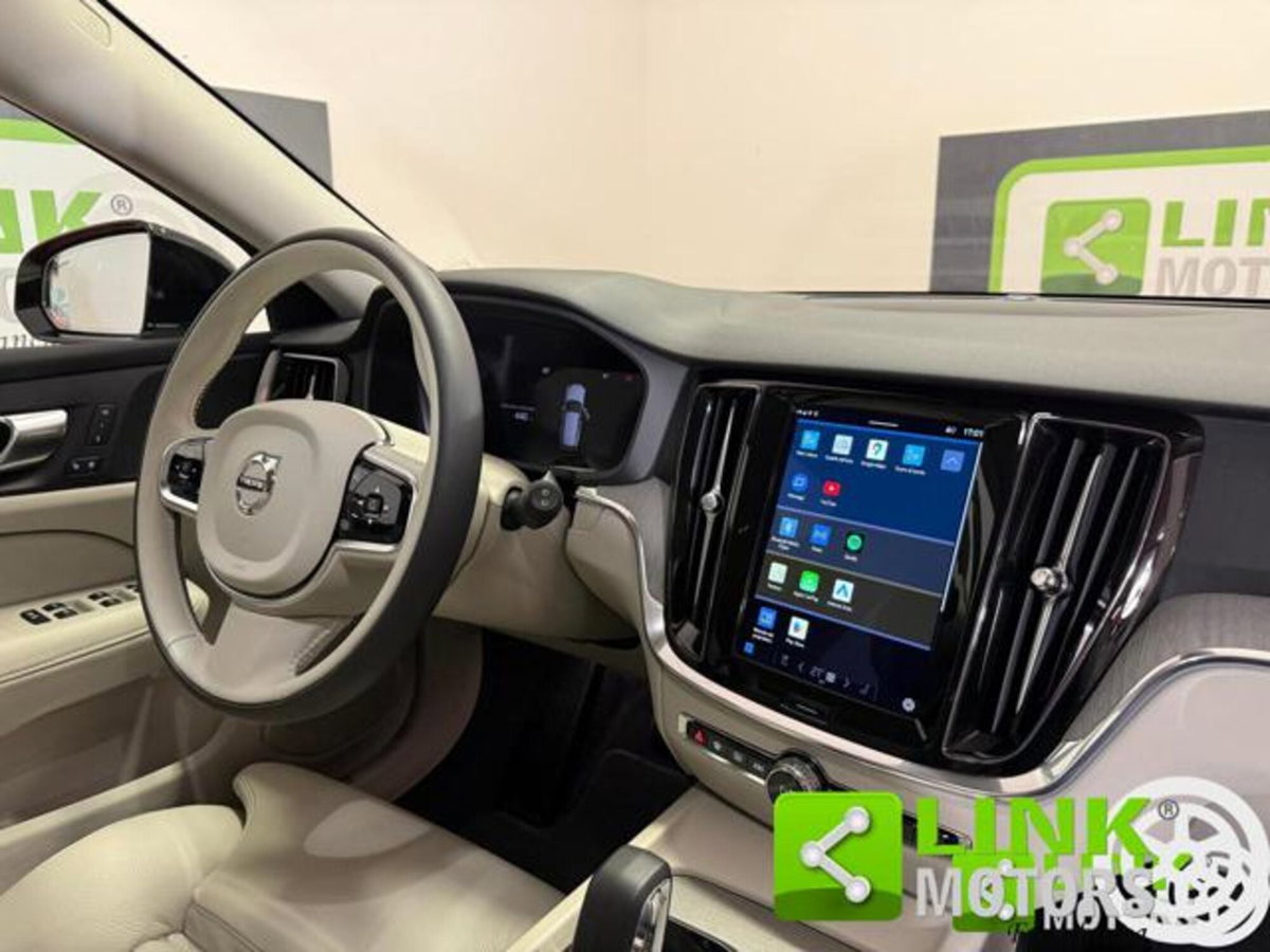 Volvo V60 B4 automatico Ultimate Dark (19)