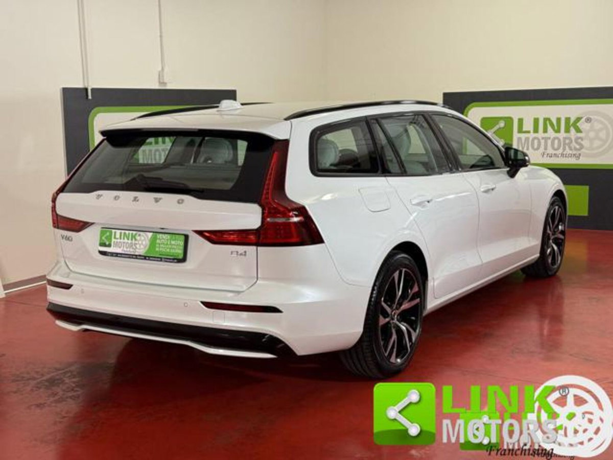 Volvo V60 B4 automatico Ultimate Dark (5)