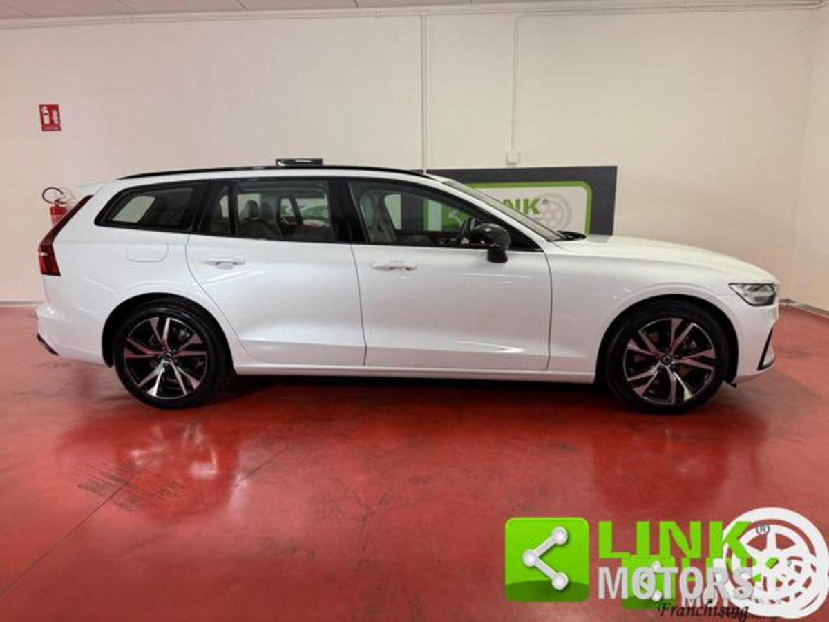 Volvo V60 B4 automatico Ultimate Dark (6)